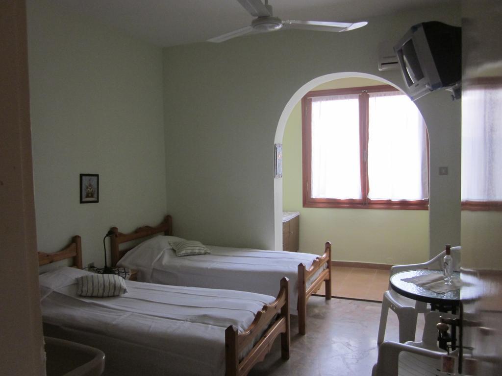 Tina Rooms Gialtra Exterior photo
